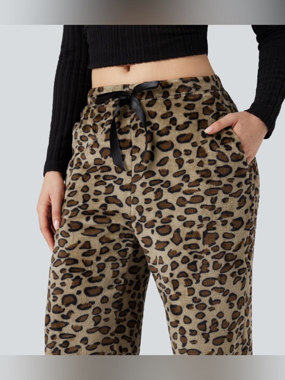 HALARA Mid Rise Leopard Print Fleece Baggy Pants Drawstring Pockets Medium NWT - Picture 3 of 5